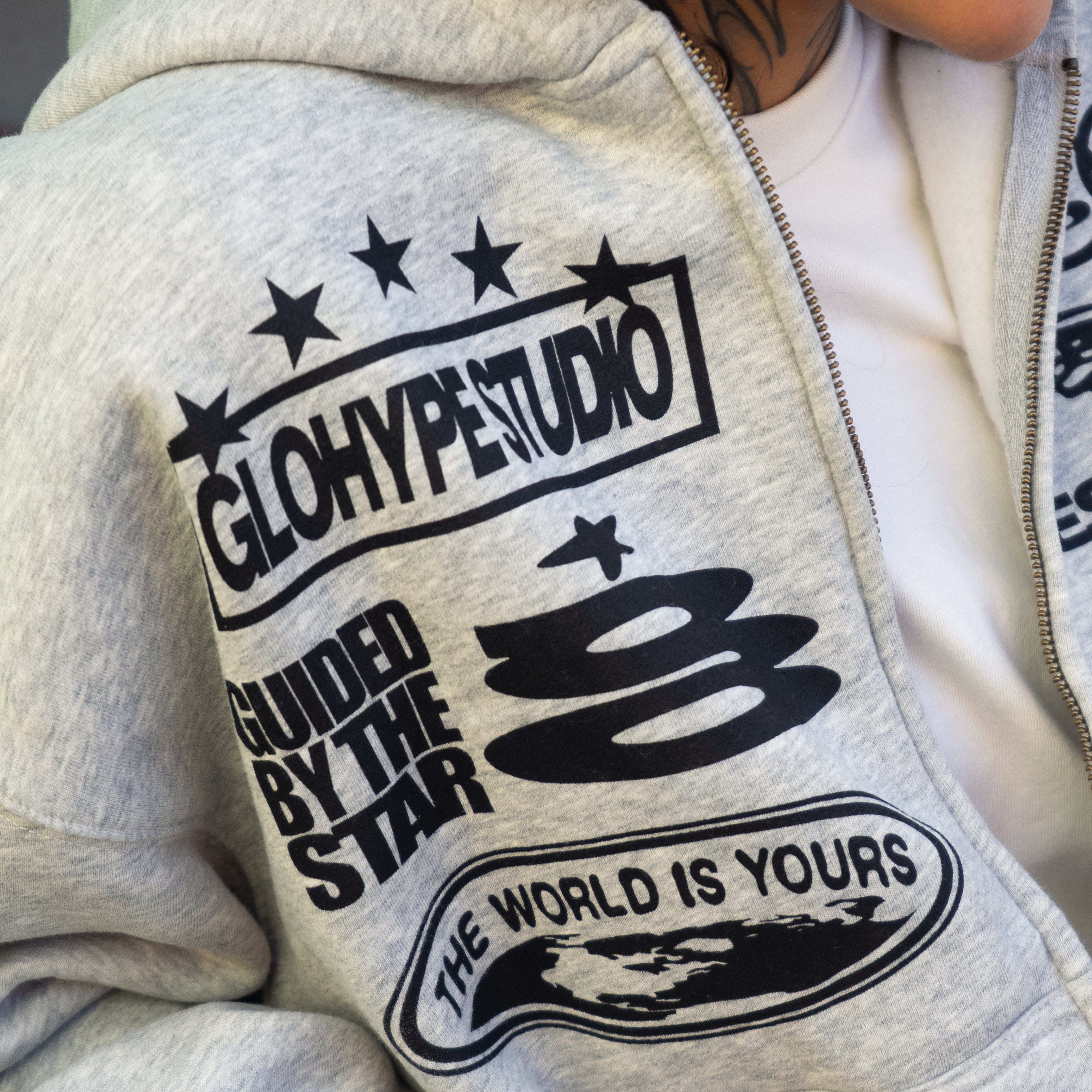GLOHYPE ZIP HOODIE